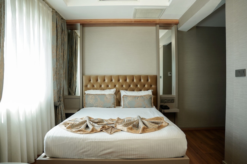 Enerji Hotel 8/46