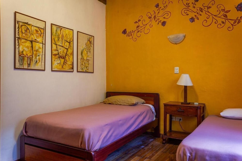 Casa De Las Rosas 24/63