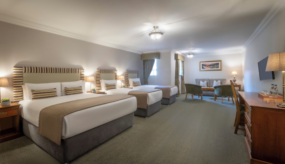 Bracken Court Hotel 22/60