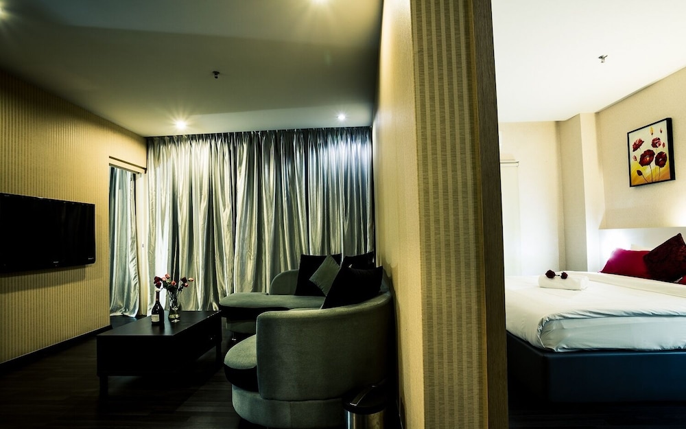 Swing & Pillows at Golden Roof Hotel Ampang, Ipoh 14/62