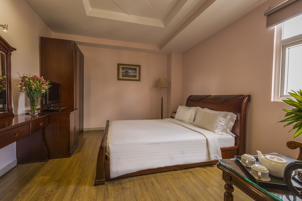 Kin Hotel Thai Van Lung 11/50