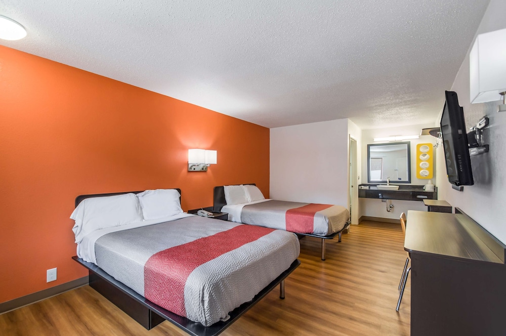 Motel6 Odenton, MD - Fort Meade 24/40