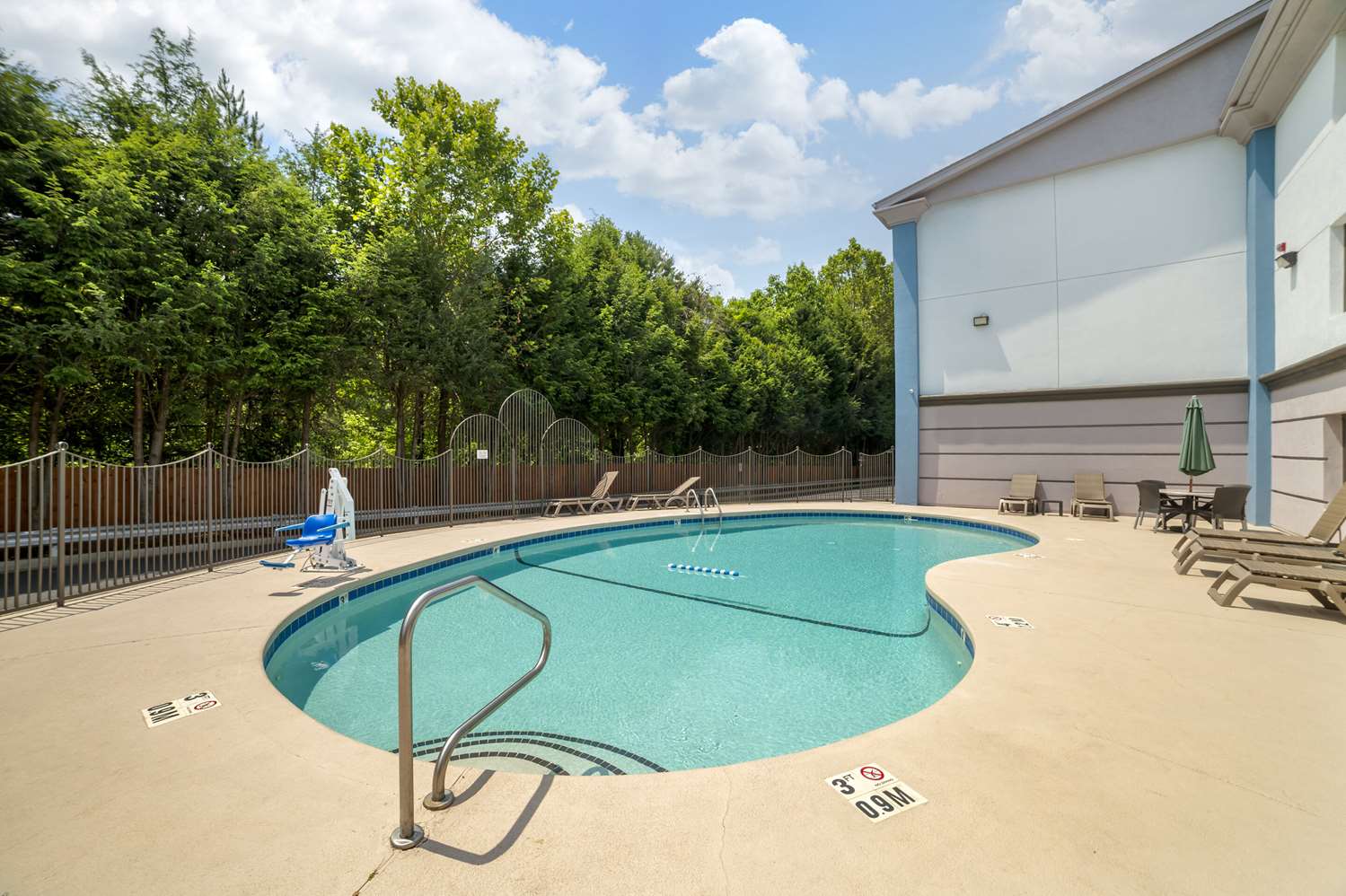 Comfort Inn Asheville East-Blue Ridge Pkwy Access 26/39