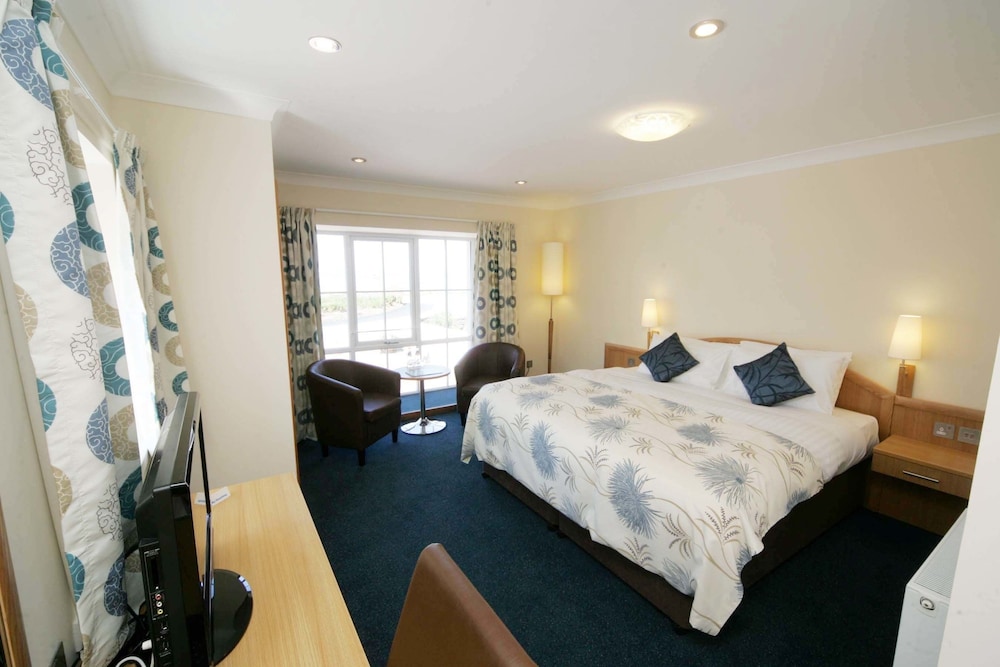 Woodland Bay Hotel 11/50