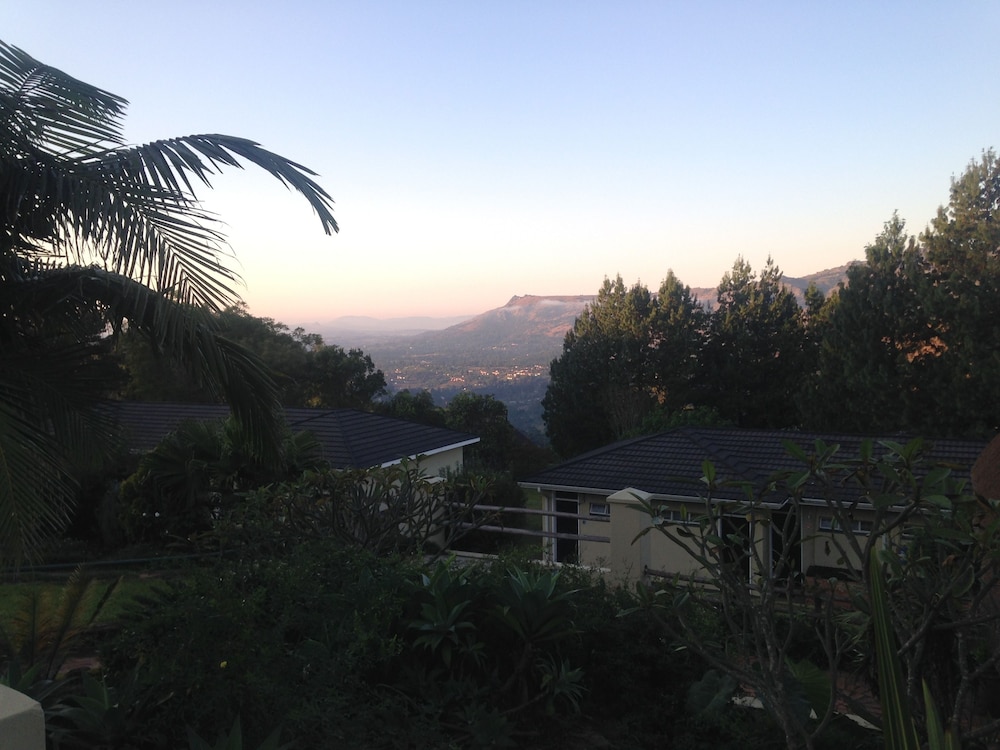 Emafini Country Lodge 47/57