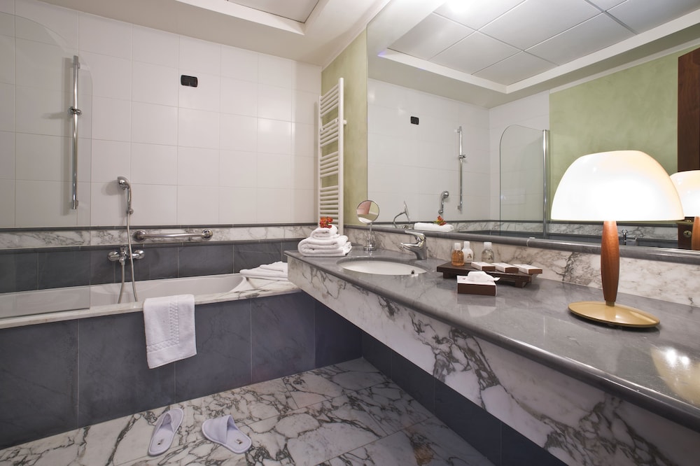 Albergo dell Agenzia 39/76