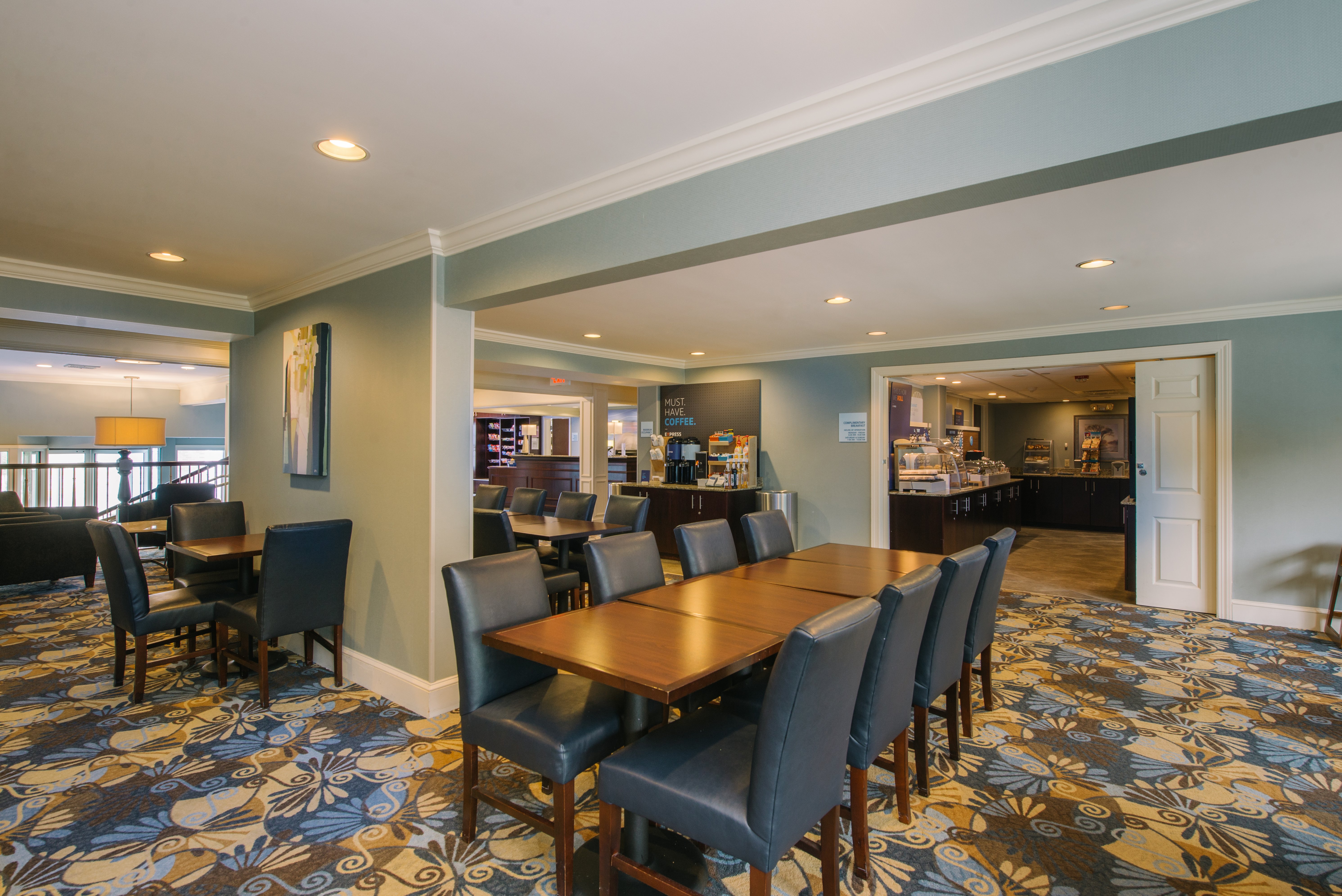 Holiday Inn Express Suites Merrimack 45/55