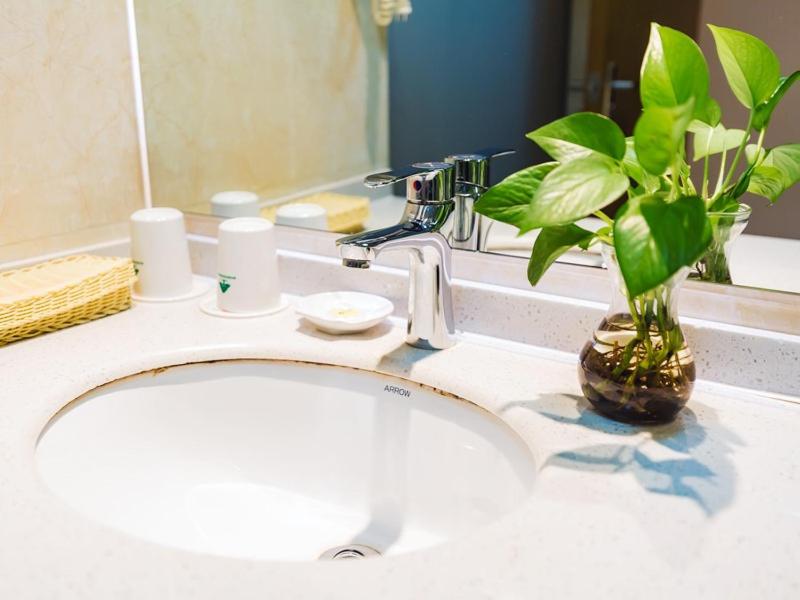 GreenTree Inn Huzhou Zhili Fortune Plaza Wuxing Avenue Express Hotel 34/53