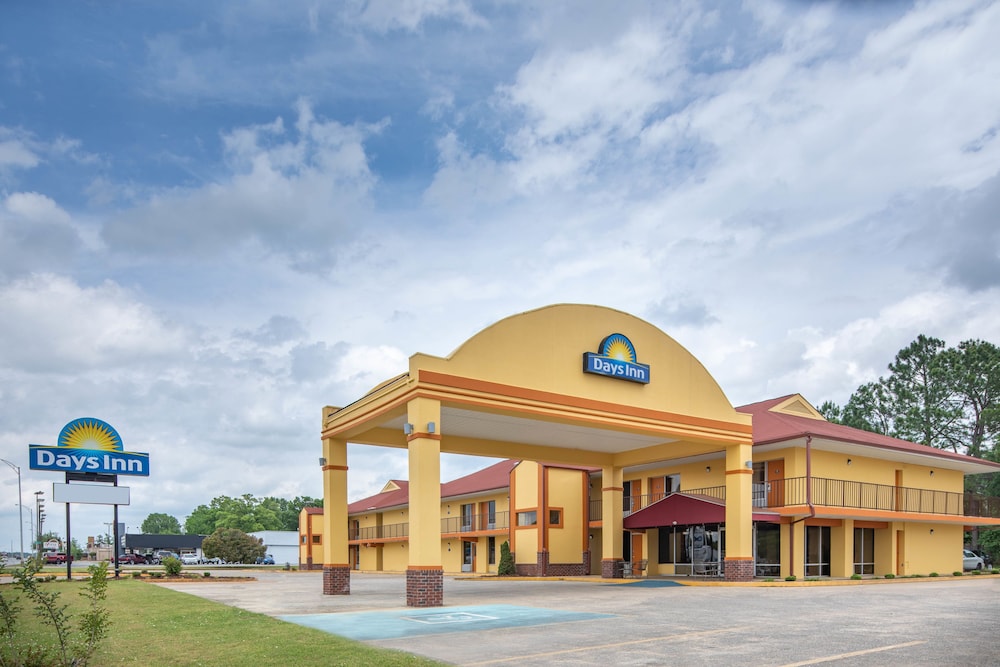 Days Inn by Wyndham Muscle Shoals 1/32