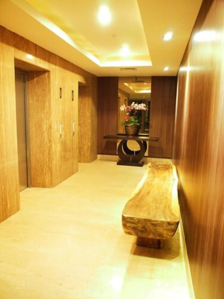 Arch Hotel 30/45