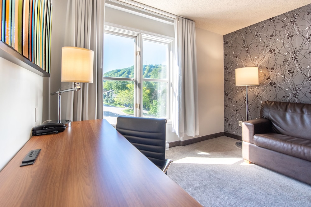 Chateau Bromont 35/38
