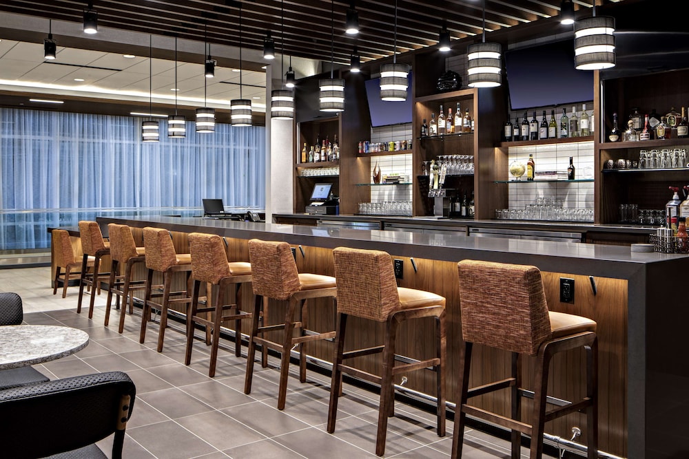 Hyatt Place Grand Rapids Downtown 34/54