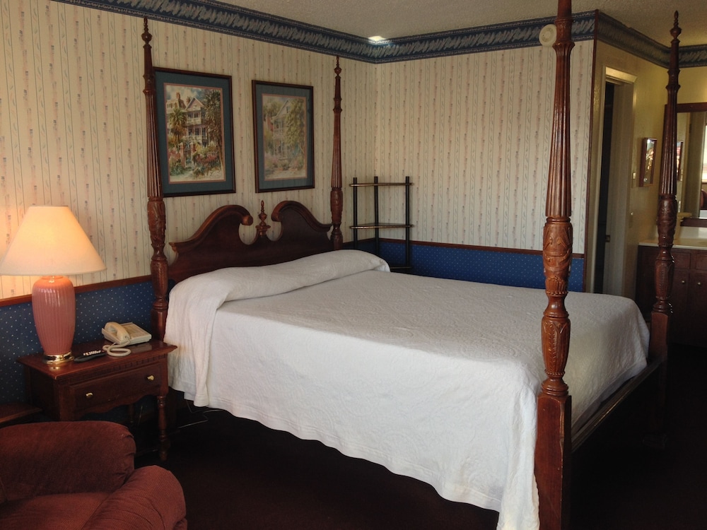 Warrick Plaza Inn 14/32