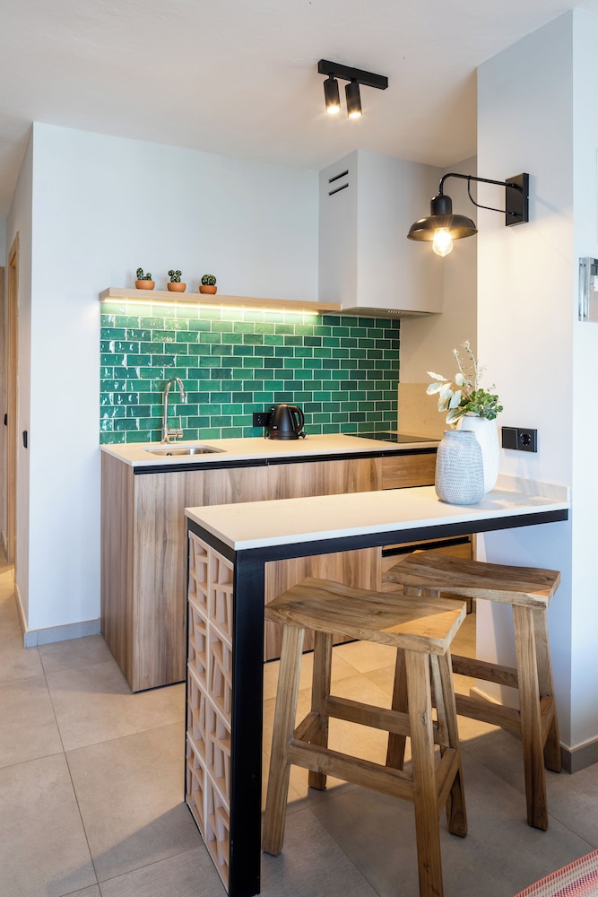Casita Blanca Apartments - Adult Only 7/50