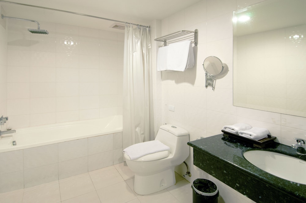 Avana Bangkok Hotel Convention Centre 43/45