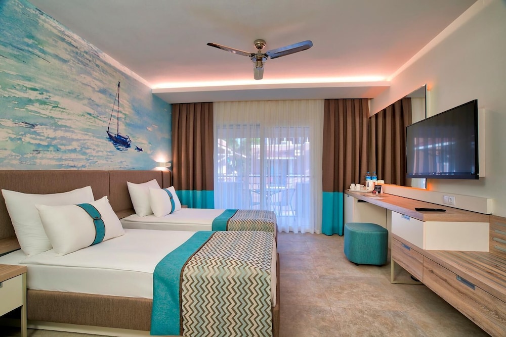 Pirates Beach Club All Inclusive 10/48