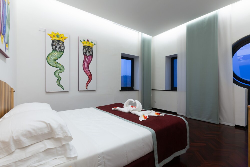 Panoramic, Villa, 8 Queen Beds, Sofa, B and B Villa La Ventana 4/10