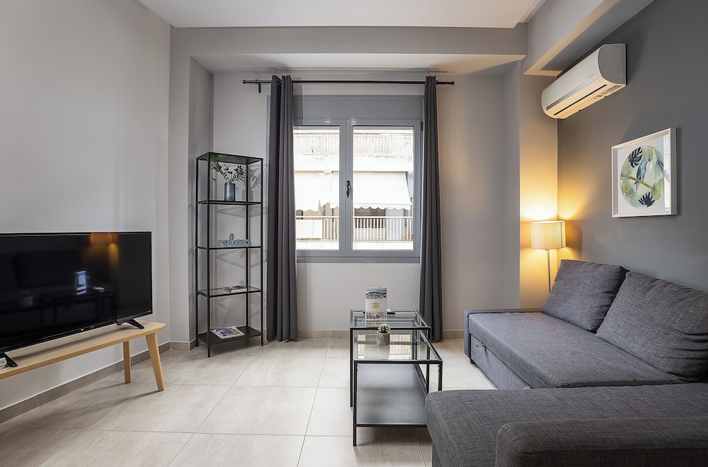 The Omnia Collection Pagrati 39/60