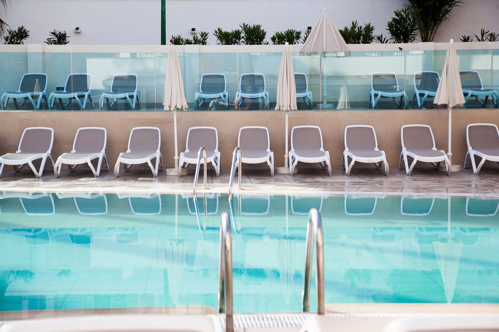 Globales Panama - Adults Only 17/32