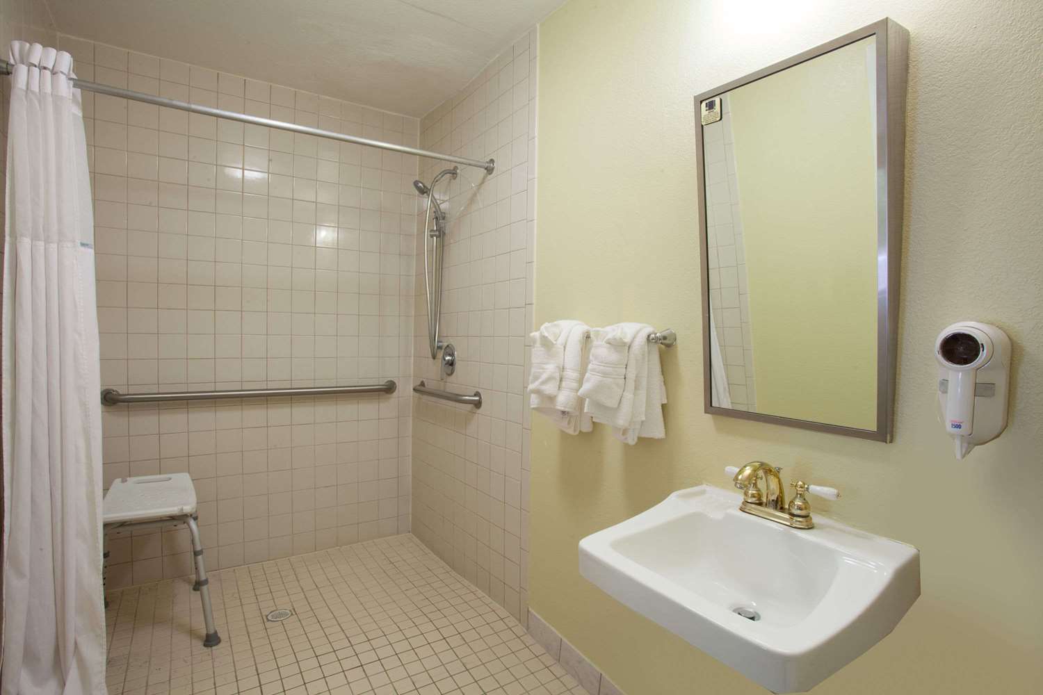 Econo Lodge Daytona Beach - Speedway 48/48