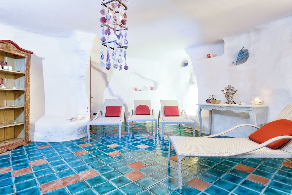 Hotel Resort And Spa Baia Caddinas 40/50