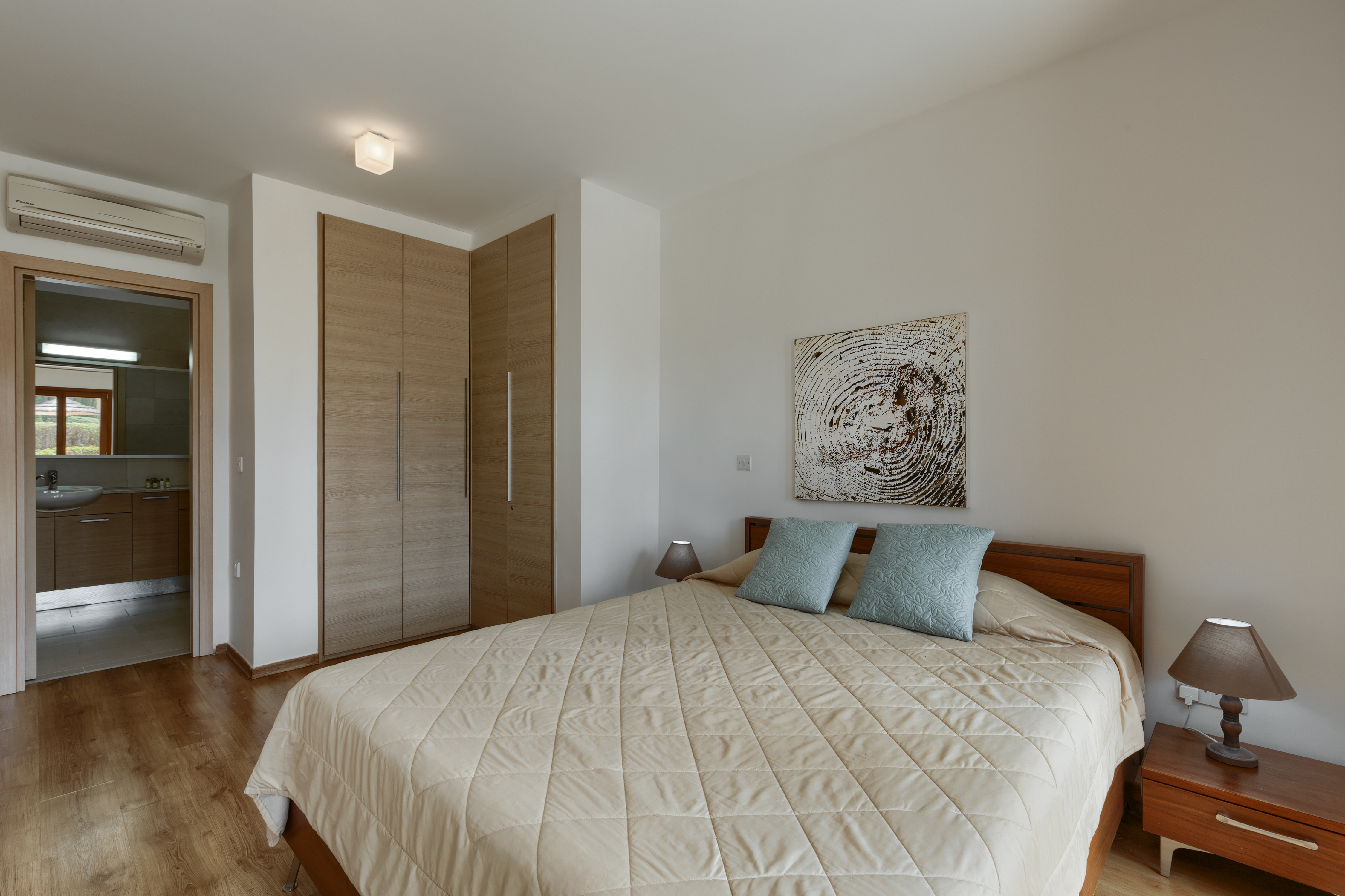 3 Bedrooms, Apartment