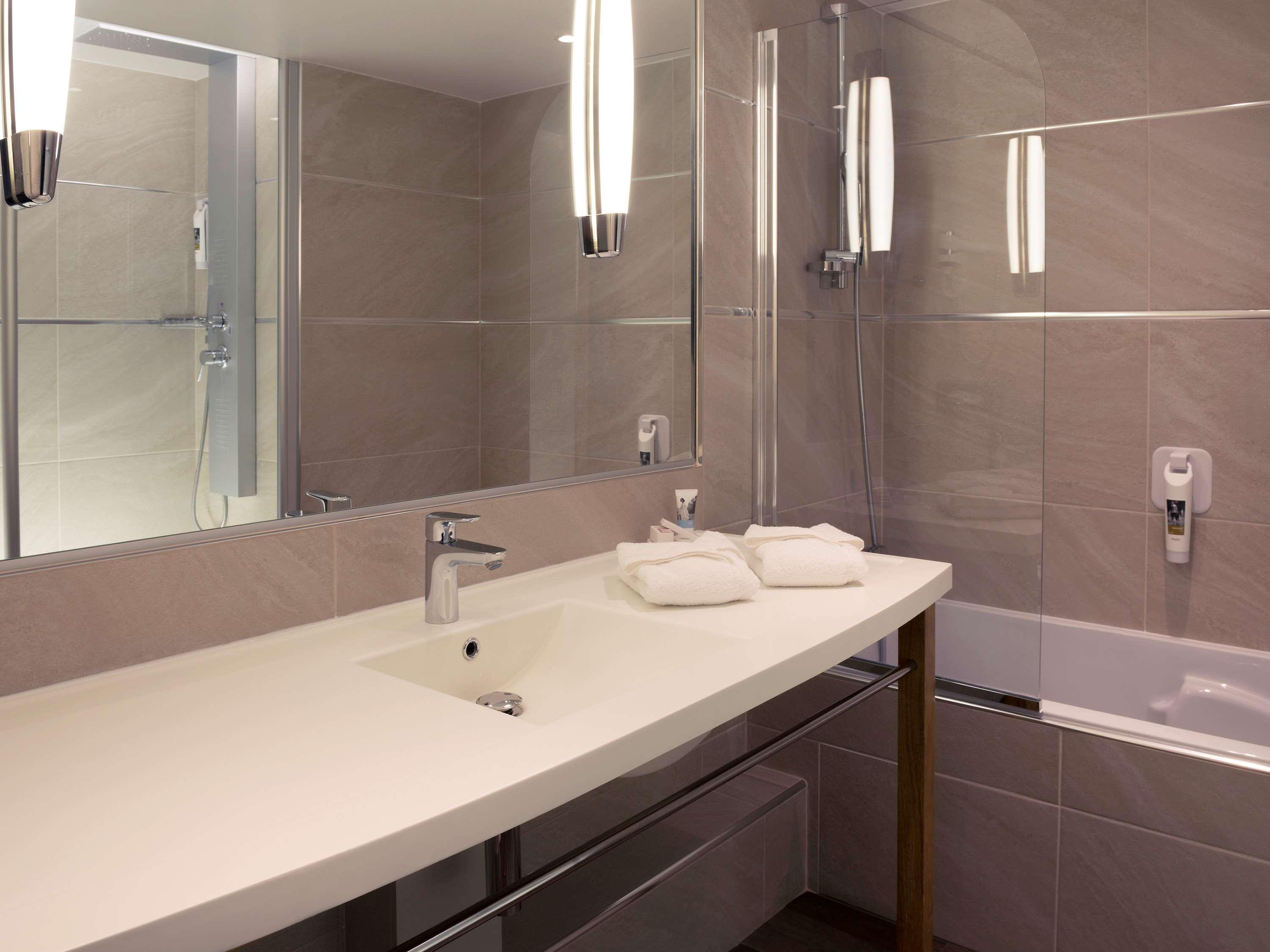 SUITE, TWIN BEDS, SOFA