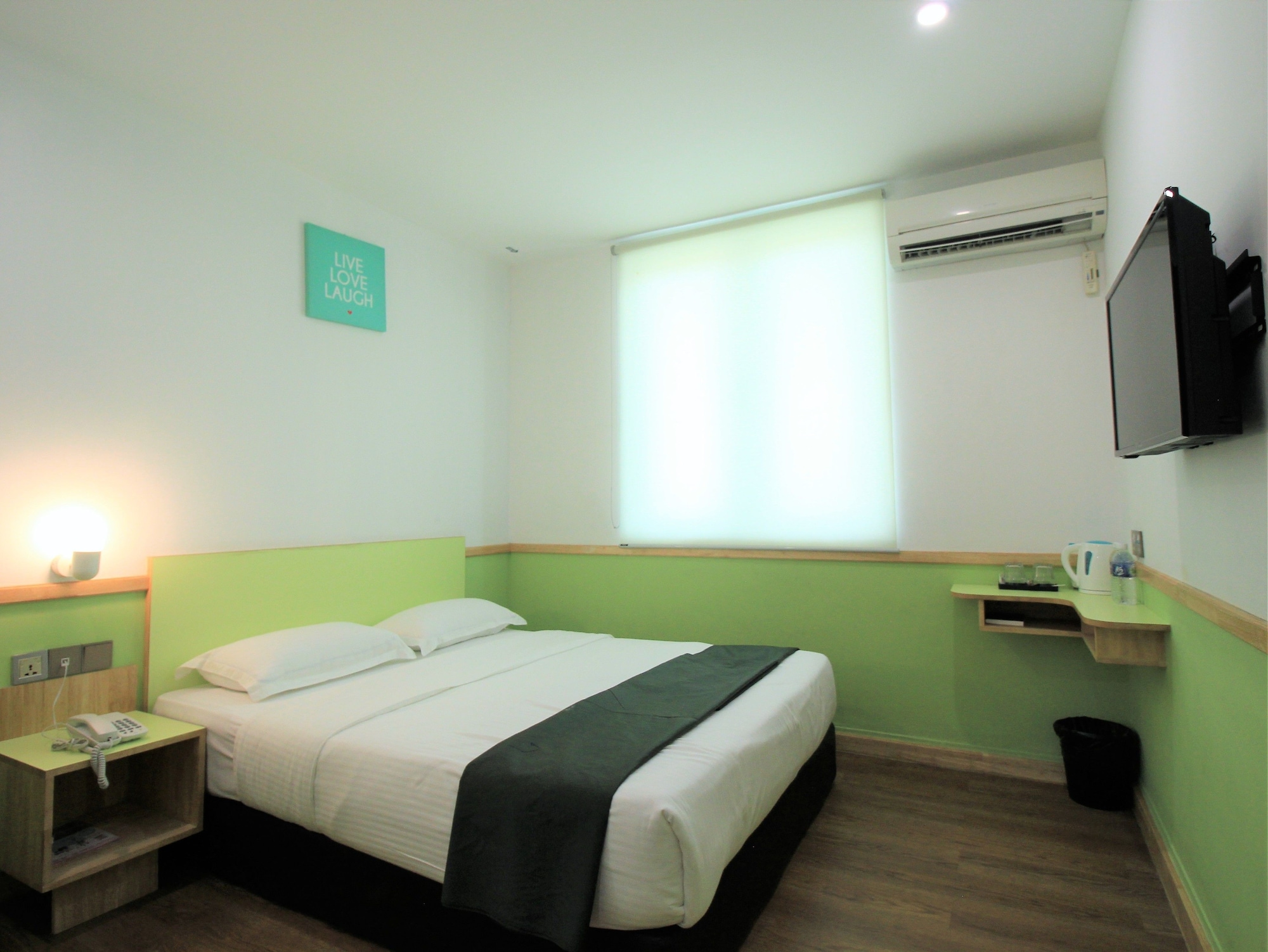 DELUXE, DOUBLE BED