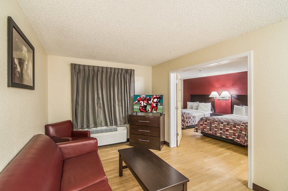 Red Roof Inn & Suites Pensacola East - Milton 29/39