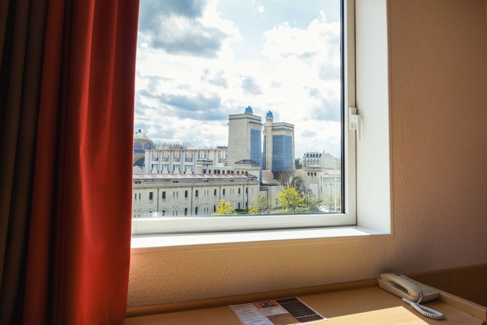 Ibis Vichy 30/59