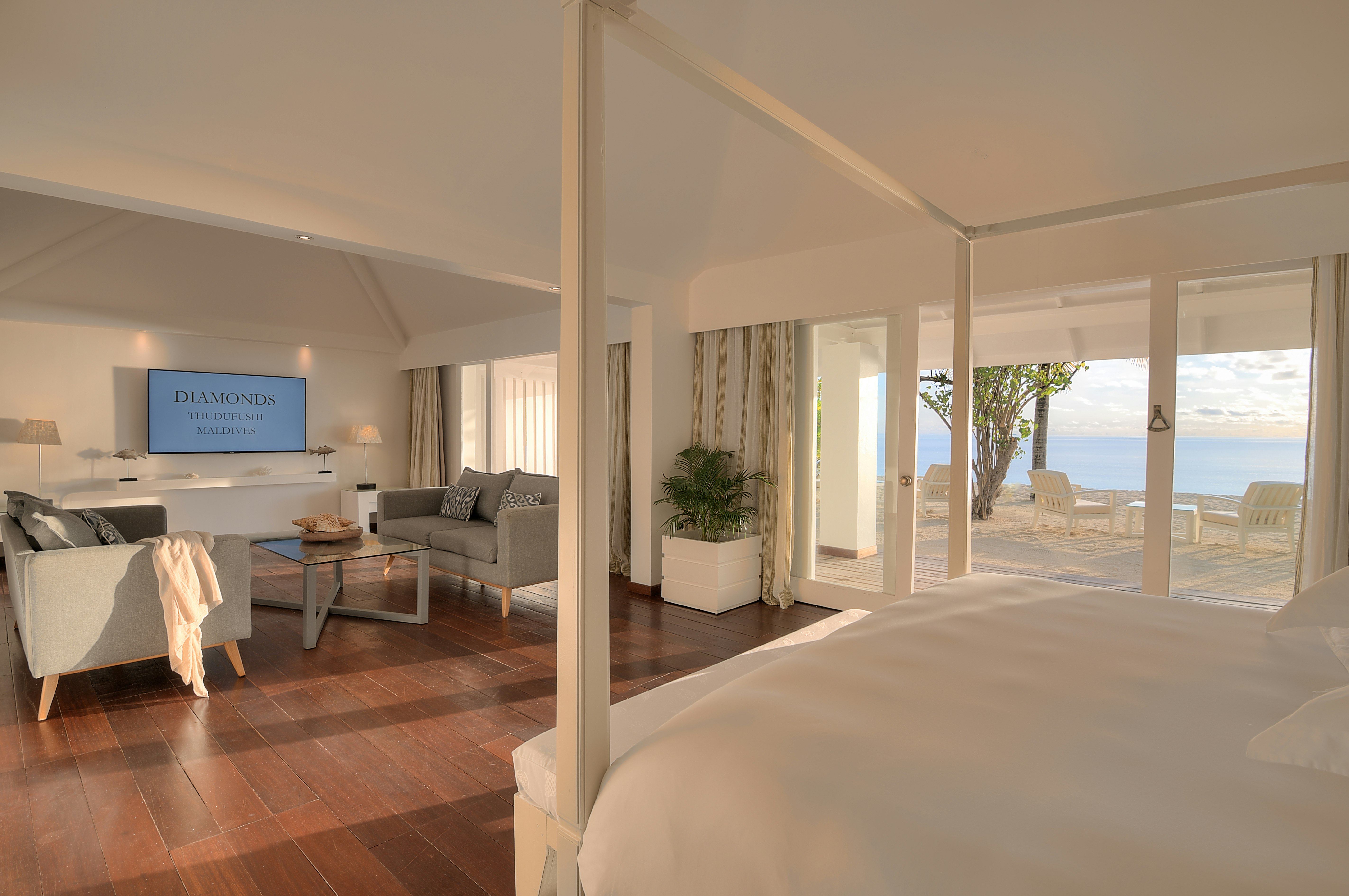 Diamonds Thudufushi Beach & Water Villas 16/44