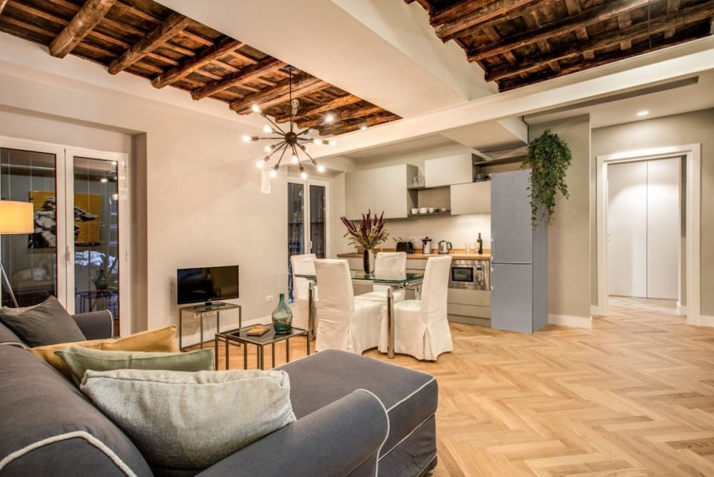 Trevi Fountain Superior 3 bdr apartment 29/49