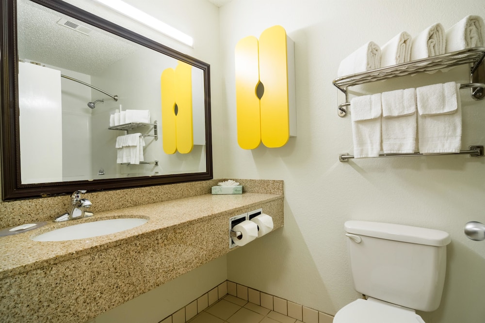 Studio6 Plano, TX - Dallas - Plano Medical Center 56/60
