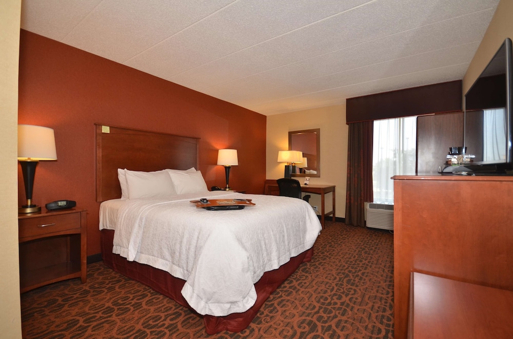 Hampton Inn Troy 15/28
