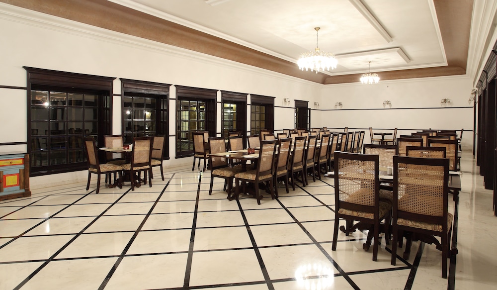 Juna Mahal Jungle Resort Ranthambore 35/50