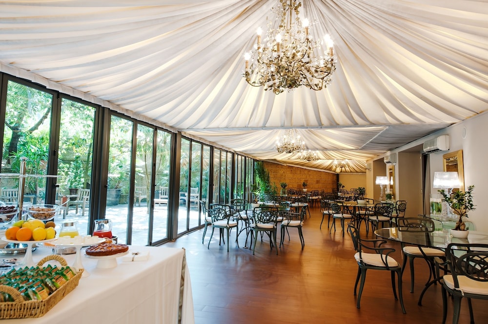 Hotel Villa Traiano 39/43