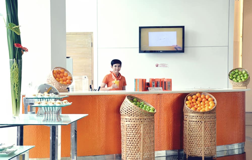 Lobby at Harris Hotel Conventions Festival Citylink Bandung, BANDUNG