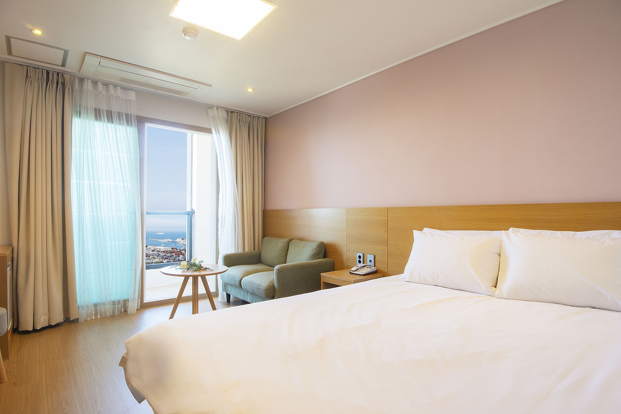 DELUXE, DOUBLE BED, OCEAN VIEW