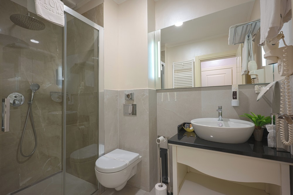Old Town Boutique Hotel 45/50