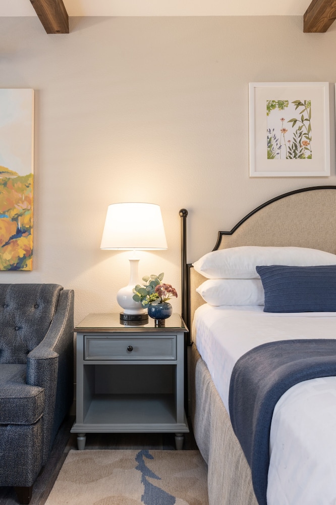 Dry Creek Inn MOD Collection by Sonesta 34/56