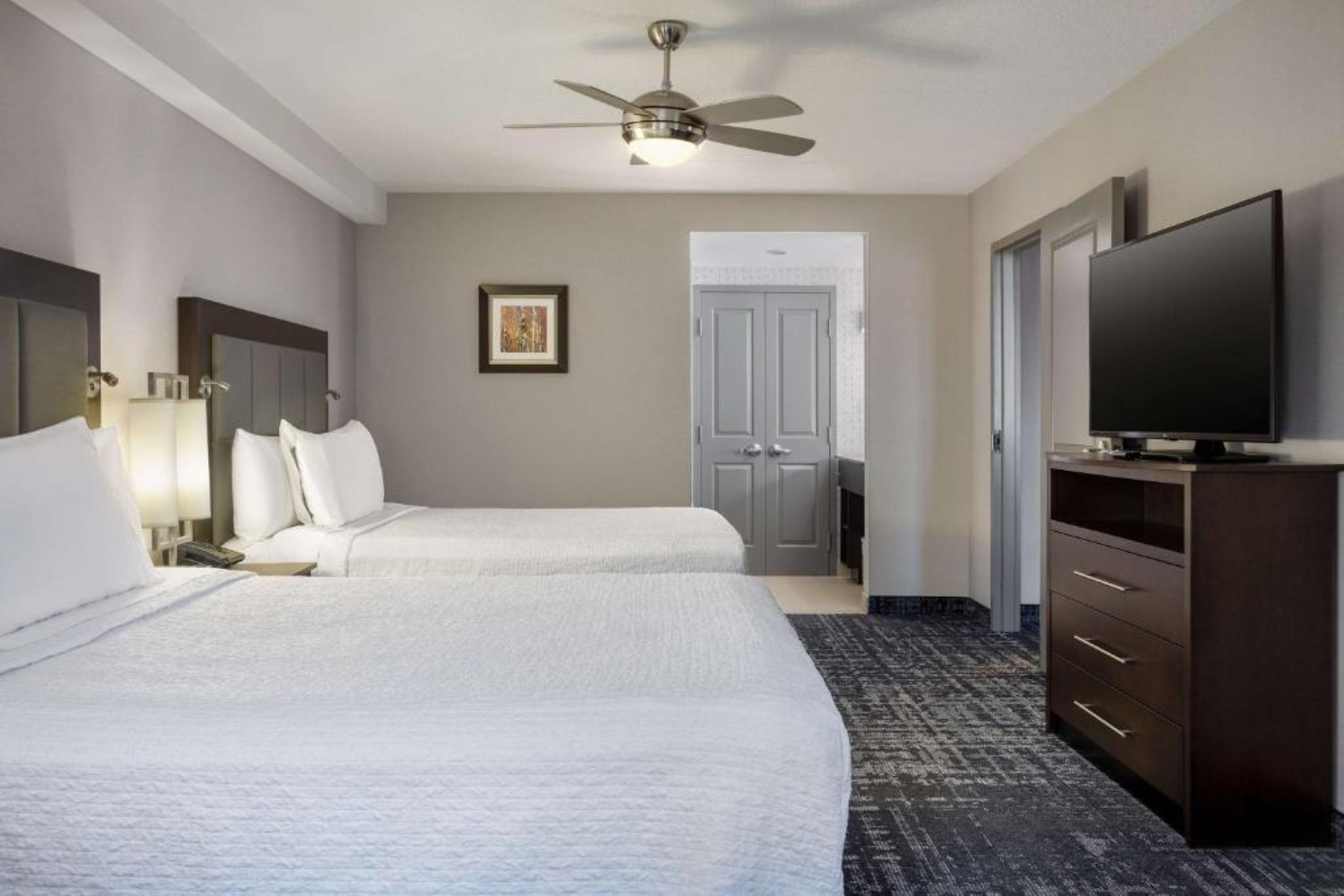 2 Bedrooms, Suite, 1 King or 2 Queen Beds, 2 Bathrooms