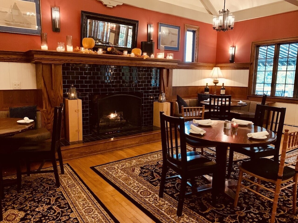 Springside Inn 33/44