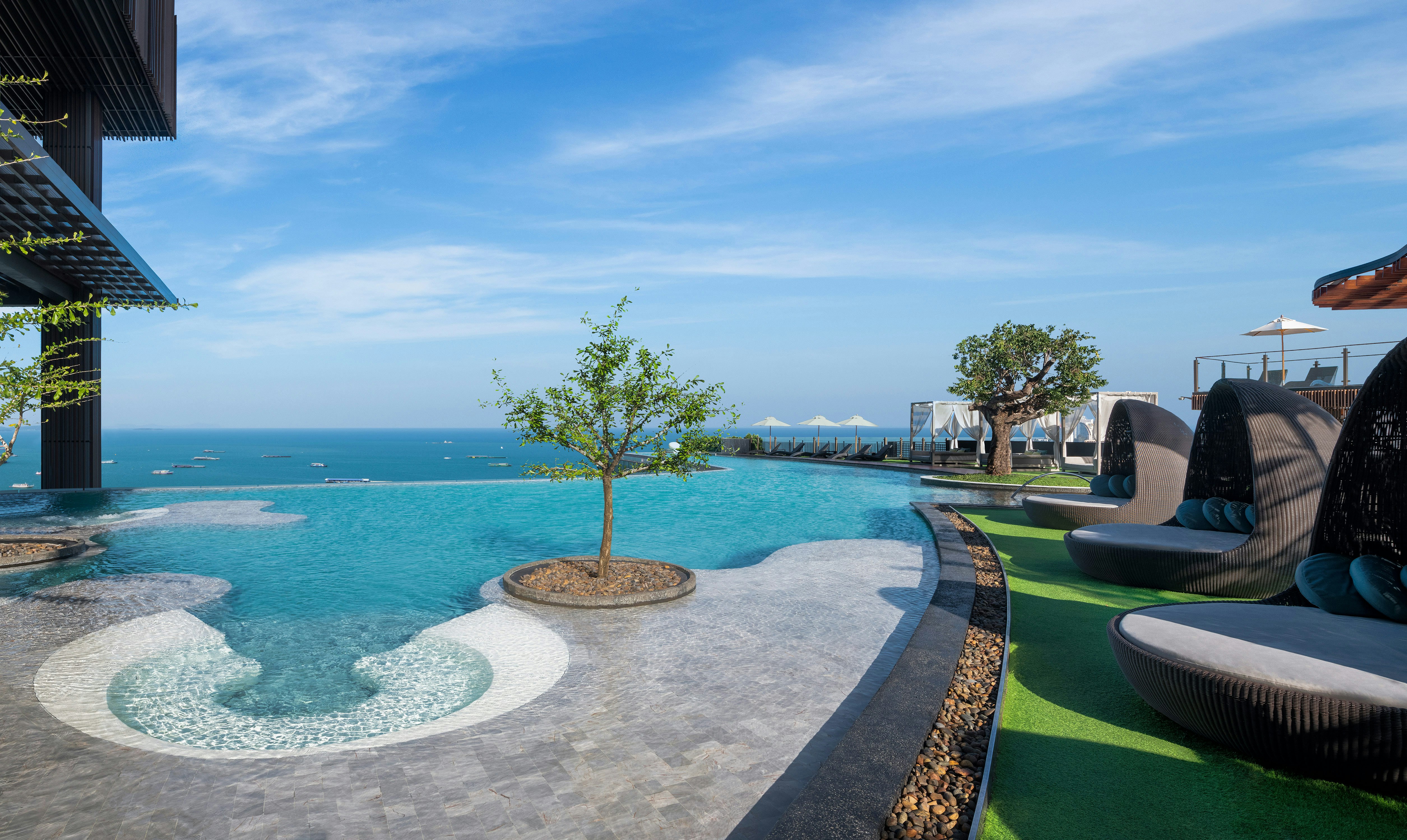 Hilton Pattaya 76/80