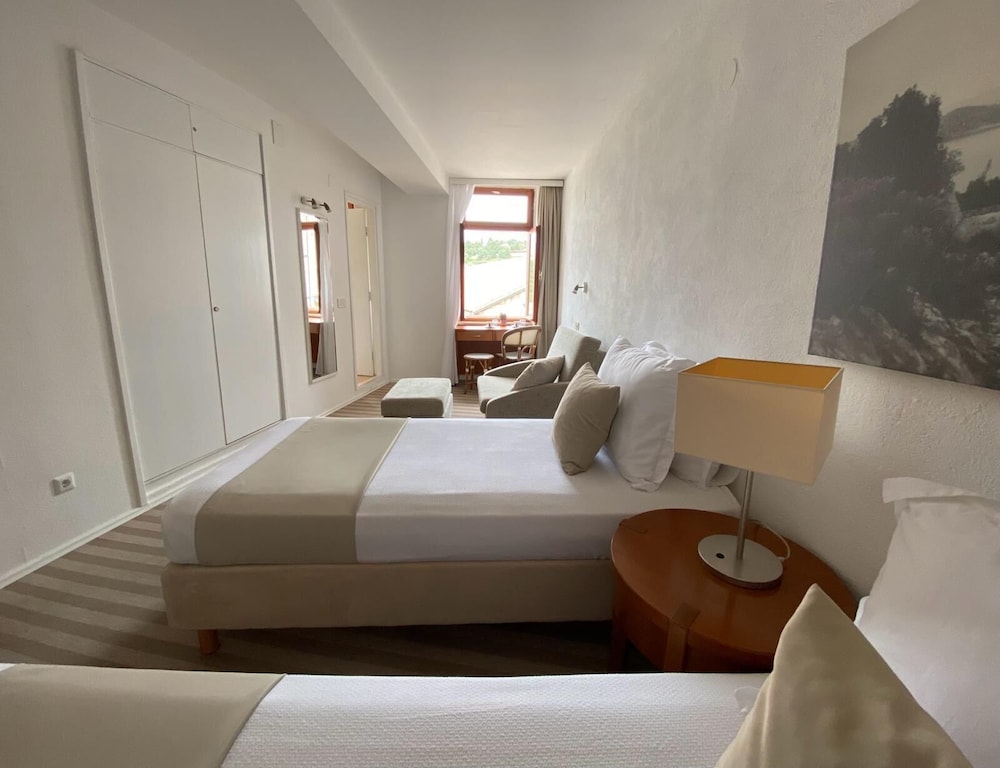 Hotel Glavovic 23/53