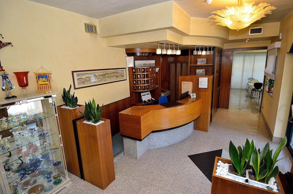 Hotel Nuova Mestre 8/69