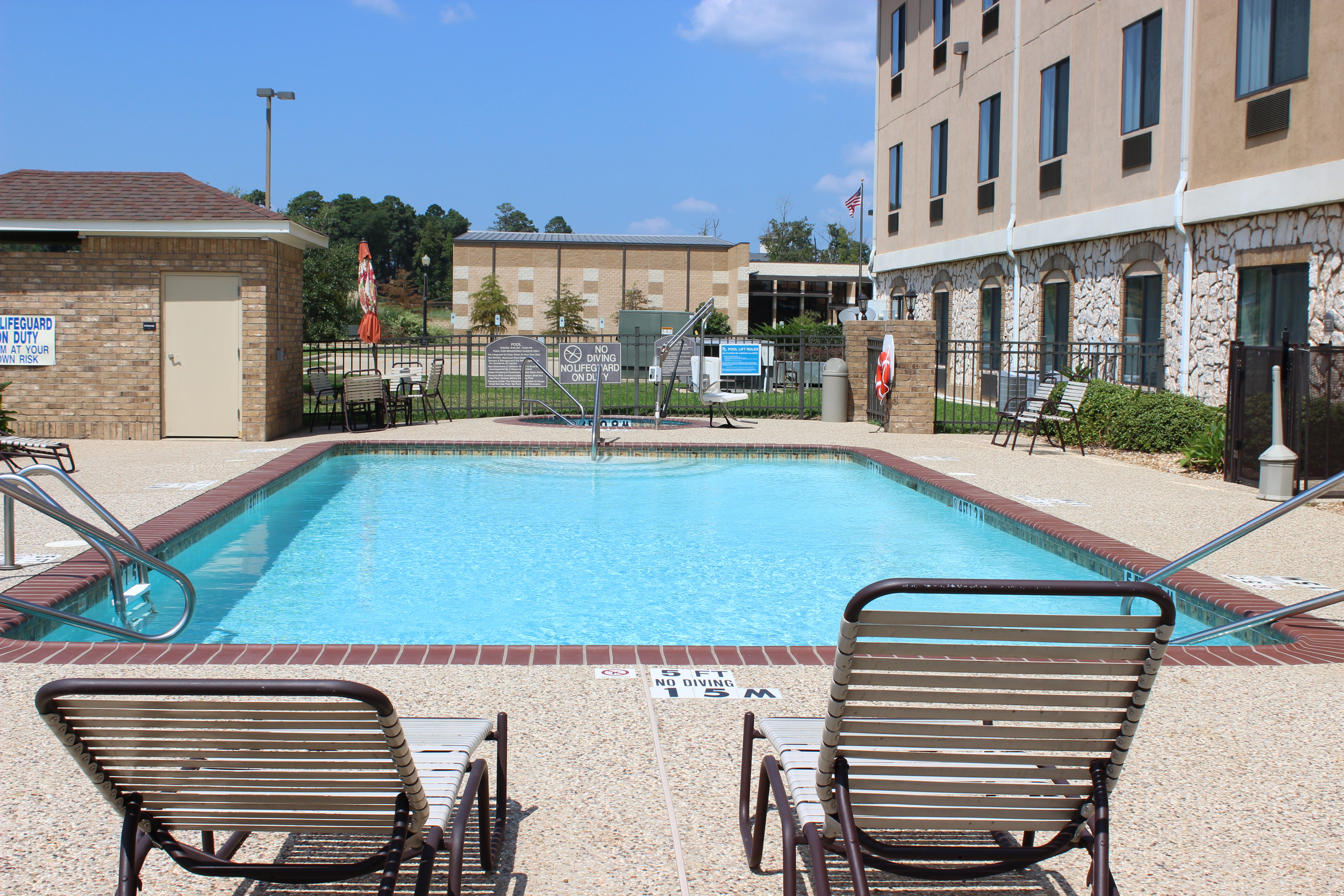 Holiday Inn Express Hotel And Suites Center Tx 72/76