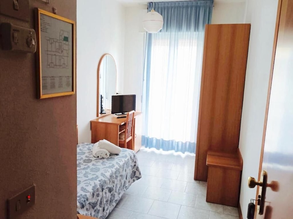 Hotel President 15/36
