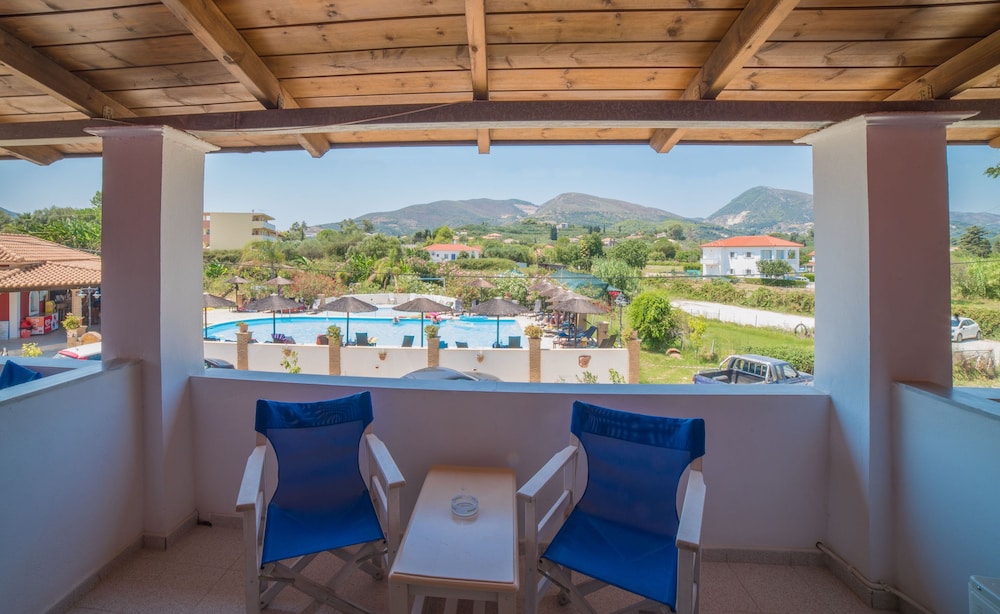 Porto Koukla Beach Hotel 75/89