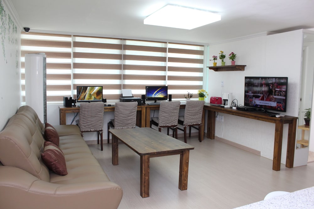 Wow Hills Guest House 31/50