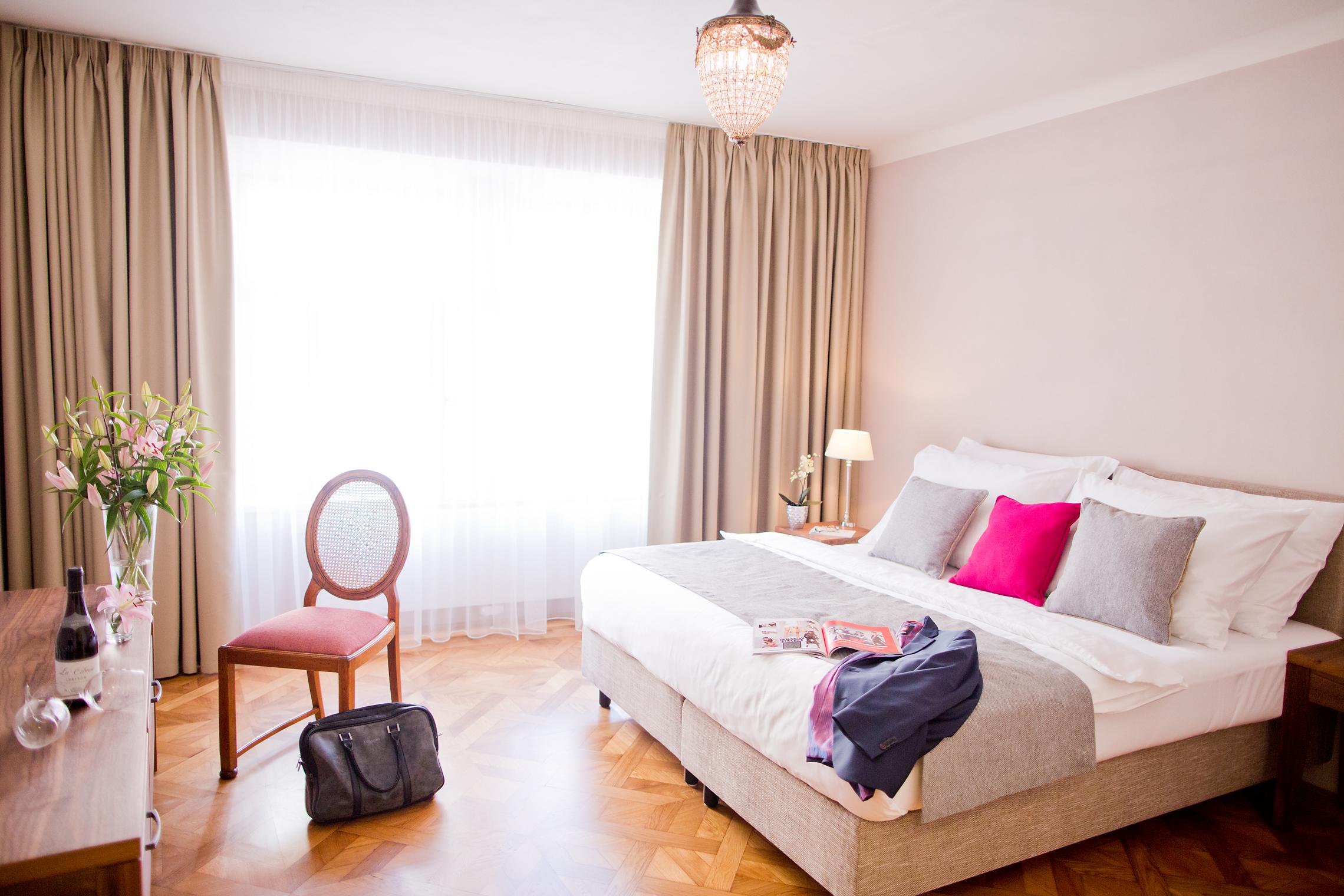 Executive, Suite